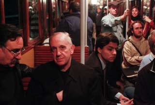 &iquest;El Papa Francisco en el Metro? La historia detr&aacute;s de la foto viral del pont&iacute;fice