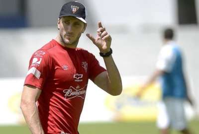 Luis Zubeld&iacute;a se quedar&aacute; en Liga de Quito 