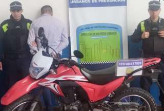 Colombia: Ciudadanos evitan el robo de un bolso con dinero a un hombre