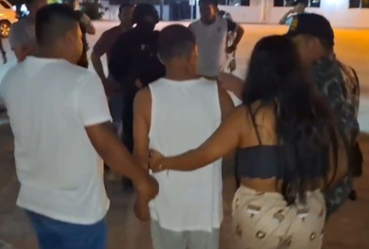 Los afectados pudieron reunirse con sus familiares, tras ser liberados por la Policía.