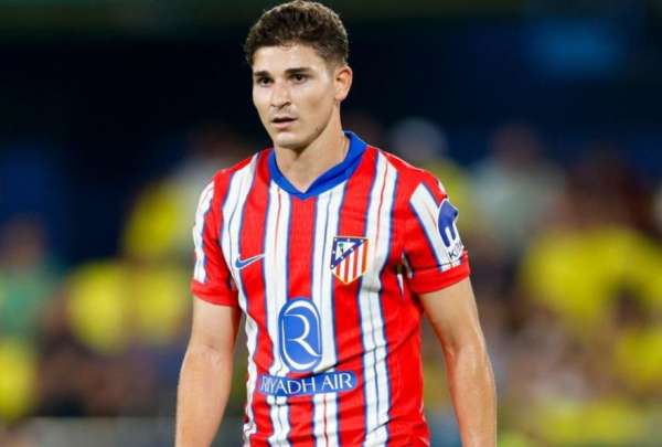 &Aacute;lvarez se resbal&oacute; en el momento de cobrar el penal