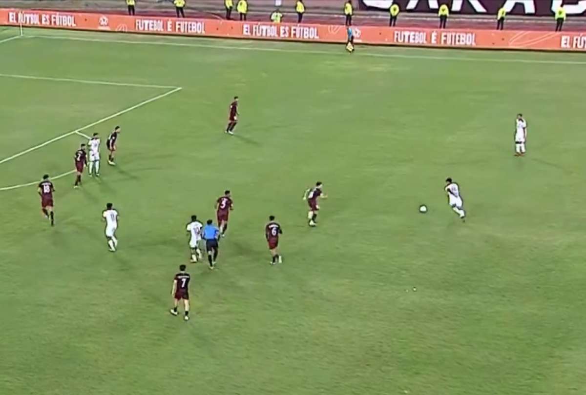 Gabriel Villamil anortó en el partido de Bolivia frente a Venezuela. 