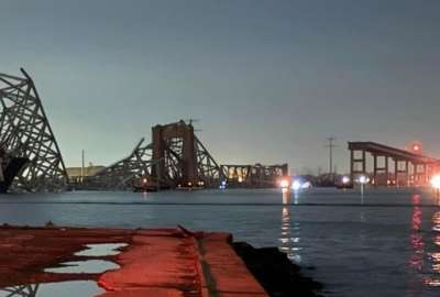 Los equipos de rescate est&aacute;n buscando al menos a siete personas en el r&iacute;o Patapsco despu&eacute;s de que varios veh&iacute;culos cayeran al agua cuando el puente Francis Scott Key colaps&oacute;