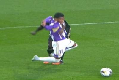 Gonzalo Plata ingres&oacute; al cambio en la goleada del Valladolid sobre el Celta