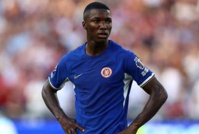 El Chelsea de Mois&eacute;s Caicedo no pudo contra la arremetida del Arsenal.