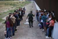 Altos funcionarios del Gobierno de EE. UU. han dicho que la medida migratoria se levantará cuando haya una media diaria de menos de 1.500 personas encontradas en los puertos de ingreso al país norteamericano.
