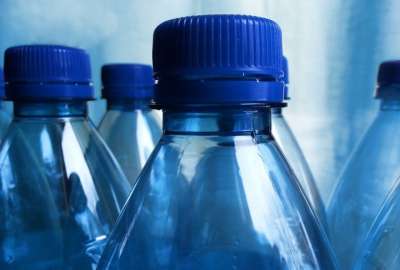 Arcsa clausur&oacute; dos plantas embotelladoras de agua en El Oro 