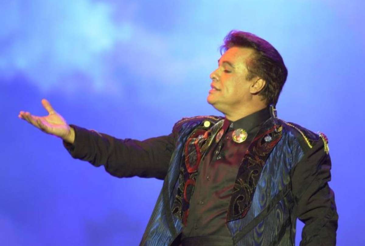 Estado mexicano espi&oacute; a Juan Gabriel