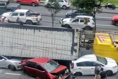 En Quito se registr&oacute; un siniestro de tr&aacute;nsito en la Av. Sim&oacute;n Bol&iacute;var, sector Monjas