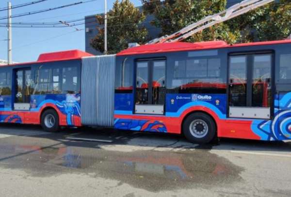  El 22 de enero de 2025, llegar&aacute;n 60 trolebuses el&eacute;ctricos a Manta. Las unidades llegar&aacute;n a Quito a m&aacute;s tardar en febrero.