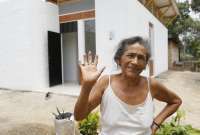El presidente Guillermo Lasso entreg&oacute; 326 casas en terreno propio en Manab&iacute;.