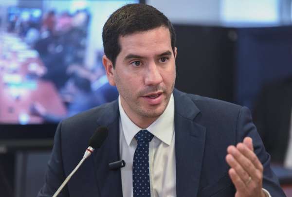 El Ministro Roberto Luque descart&oacute; racionamientos energ&eacute;ticos hasta el domingo 26 de mayo.