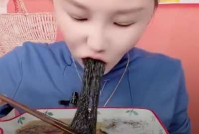 Una tendencia gastron&oacute;mica se hizo viral en China. Se trata de un platillo similar a "pelo humano&rdquo;.