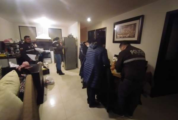 La Polic&iacute;a Nacional ejecut&oacute; 10 operativos en Azuay y Los R&iacute;os para desarticular al grupo criminal.