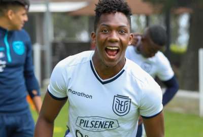 Esteban Paz confirma el traspaso de Djorkaeff Reasco al f&uacute;tbol argentino