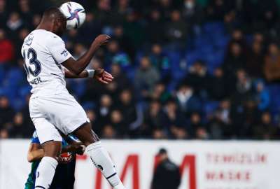 &Eacute;nner Valencia ingres&oacute; al cambio y anot&oacute; en la goleada del Fenerbahce