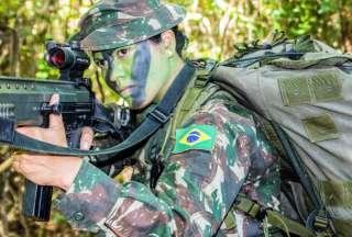 Brasil abre las puertas al alistamiento militar voluntario femenino