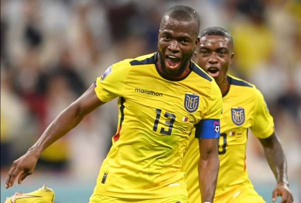 &Eacute;nner Valencia marc&oacute; dos goles en el debut de Ecuador en Qatar 2022.