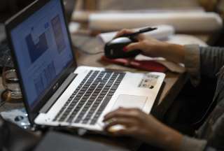 Becas internacionales para cursos virtuales de ingl&eacute;s en Ecuador