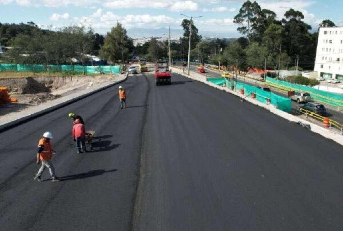 En Quito, hoy comenzó la segunda fase de construcción del intercambiador de la Mariana de Jesús. Los trabajos terminarán los primeros días de diciembre. 