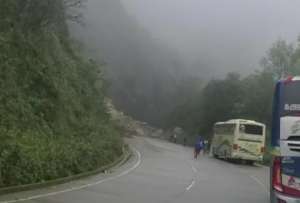 Aluvi&oacute;n provoca da&ntilde;os en Pinar Alto en Quito