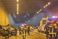 Tres vehículos estuvieron involucrados en el accidente ocurrido en el paso deprimido de San Carlos.