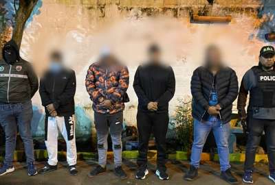 Detienen a cuatro presuntos integrantes de &lsquo;Los Lobos&rsquo; en Quito