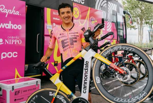 Richard Carapaz empez&oacute; su aventura en Suiza