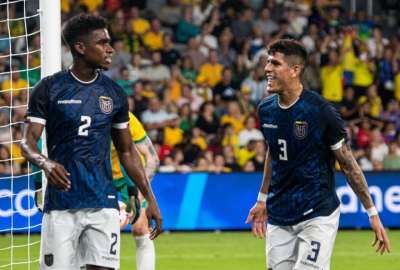 F&eacute;lix Torres (izquierda) anot&oacute; el primer gol de Ecuador en la etapa de F&eacute;lix S&aacute;nchez Bas