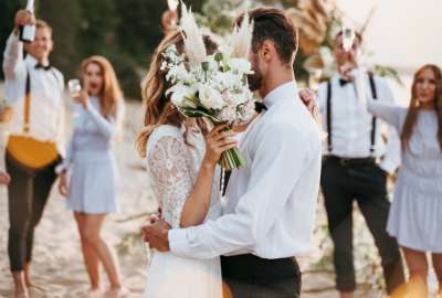 Un polic&iacute;a oblig&oacute; a cuatro presos a cocinar y limpiar en su celebraci&oacute;n matrimonial. 