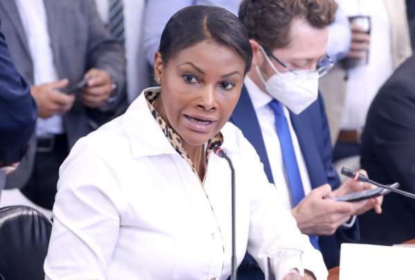 Diana Salazar logr&oacute; sentencias en casos "medi&aacute;ticos" como Sobornos, Met&aacute;stasis, Purga, entre otros.
