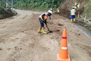 En Napo, la v&iacute;a Papallacta - "Y" de Baeza estar&aacute; cerrada al tr&aacute;nsito vehicular desde las 12:00 a las 15:00.