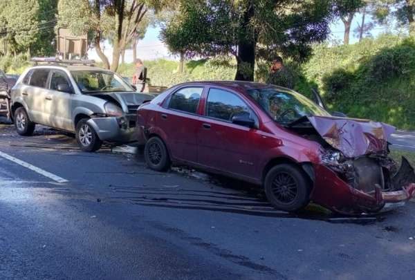El accidente de tr&aacute;nsito oblig&oacute; a un cierre parcial de la avenida Sim&oacute;n Bol&iacute;var. 