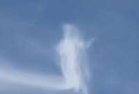 Una nube que parec&iacute;a mostrar la silueta de Jes&uacute;s durante un acto religioso se volvi&oacute; viral en TikTok y X. La &ldquo;imagen&rdquo; ha desatado comentarios de los usuarios.