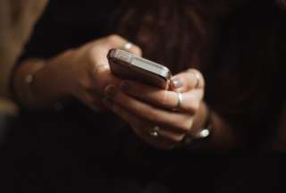 Mujer logr&oacute; ganar 10 000 d&oacute;lares chateando con hombres en aplicaciones