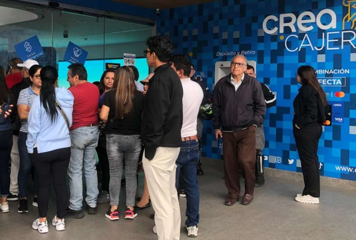  La Superintendencia de Economía Popular y Solidaria anunció el cierre de la Cooperativa CREA. Las agencias en Cuenca ya no abrieron este martes.