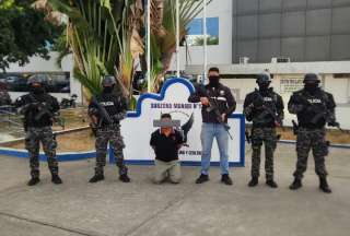Allanamiento en Manta desmantela centro de acopio de armas y drogas