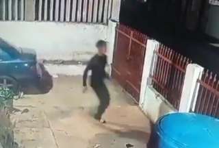 Perros ahuyentan a un ladr&oacute;n que quiso ingresar a una casa