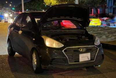 Elementos de la Polic&iacute;a evitaron que un ciudadano sea secuestrado, durante el operativo los delincuentes dispararon a los uniformados, uno de ellos falleci&oacute; durante el enfrentamiento, el otro fue detenido.