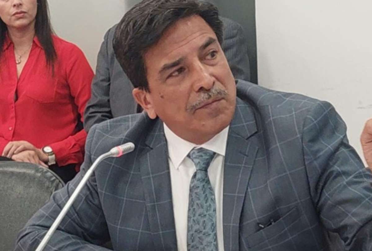 Oswaldo Rosero no continuar&aacute; al mando de la Flota Petrolera del Ecuador.