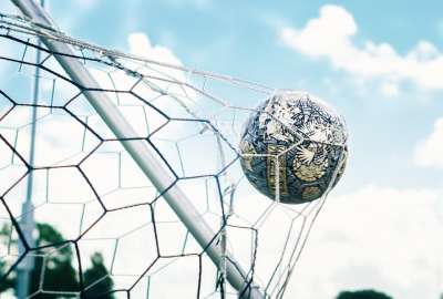 Estaf&oacute; a su novia tras hacerse pasar como futbolista profesional