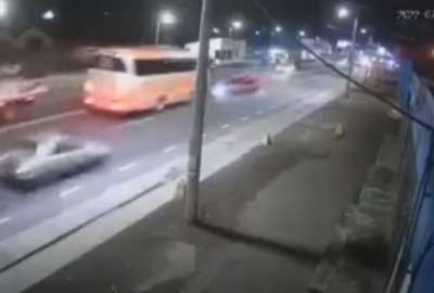 Veh&iacute;culo termin&oacute; destrozado tras un choque en Ambato