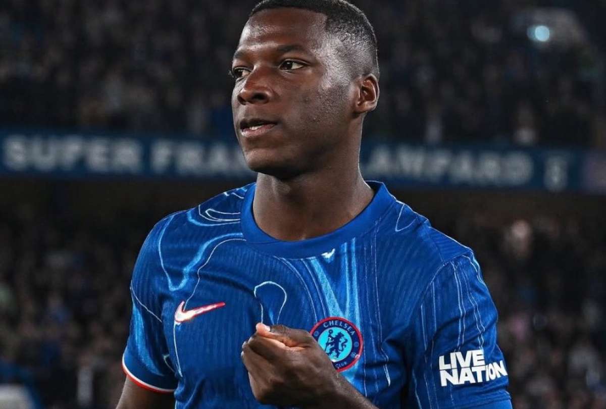Moisés Caicedo está en la órbita de Al-Nassr