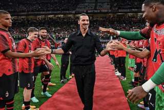 Zlatan Ibrahimovic le dice adi&oacute;s al f&uacute;tbol profesional a sus 41 a&ntilde;os