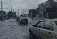 Las lluvias provocaron congestión vehicular y se registró caida de granizo junto con corrientes de agua.