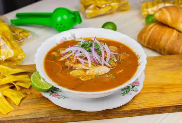 El encebollado es uno de los platos m&aacute;s insignes de la gastronom&iacute;a ecuatoriano.