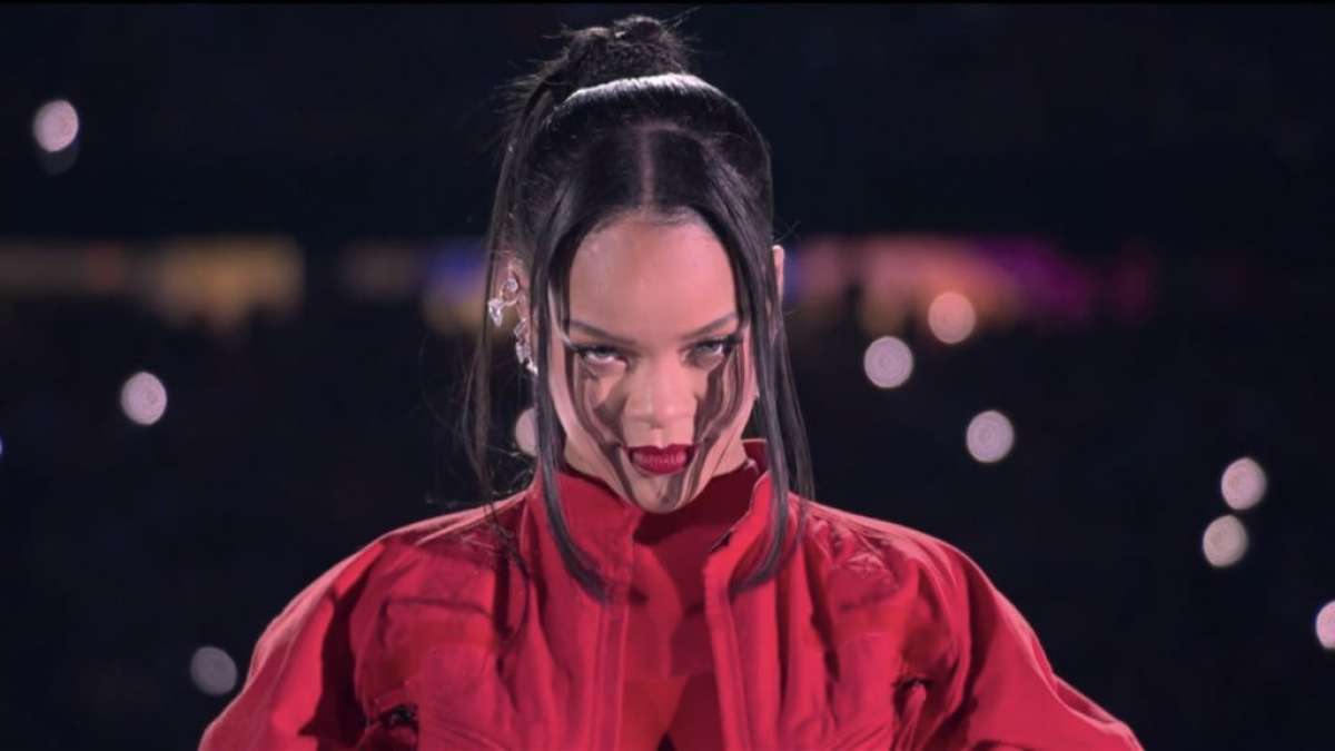 Rihanna brill&oacute; en su espect&aacute;culo de medio tiempo del Super Bowl