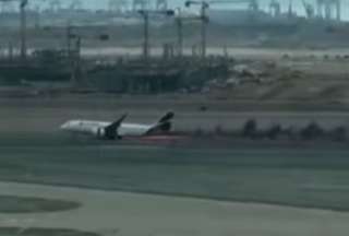 Per&uacute;: Avi&oacute;n se choc&oacute; con un cami&oacute;n al momento de aterrizar