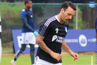 Esteban Dreer cuestion&oacute; a Sebasti&aacute;n Rodr&iacute;guez por llegar tarde a la pretemporada de Emelec