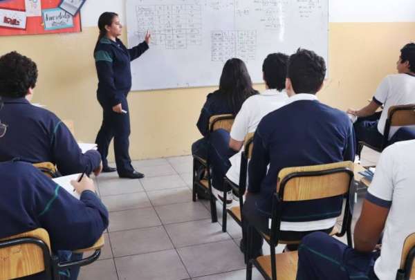 El sorteo de cupos municipales se desarroll&oacute; en presencia de padres, autoridades educativas&nbsp;y&nbsp;un&nbsp;notario.